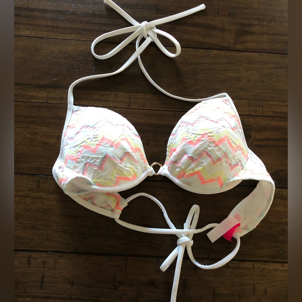 Victoria’s Secret Push Up Bikini Top 👙
